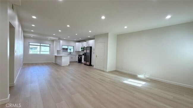 Foto del edificio - 310 E Providencia Ave