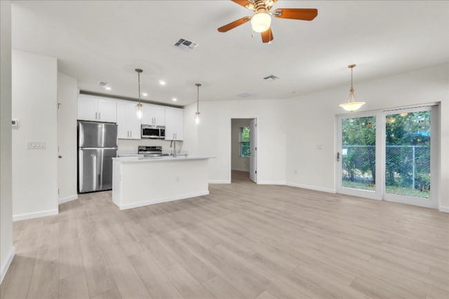 Foto del edificio - 652 Kensington St