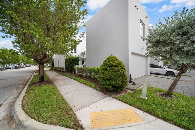 Foto del edificio - 10560 NW 64th Terrace