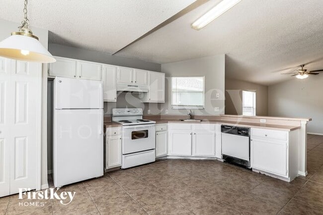 Building Photo - 7540 Groveoak Dr