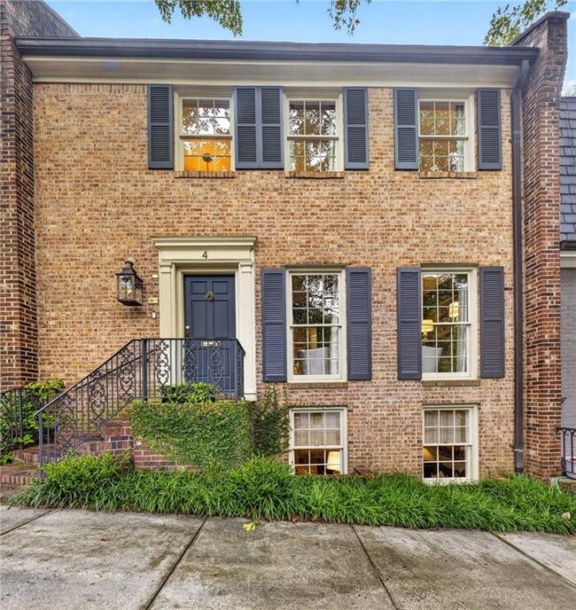 Building Photo - 4 Montclair Dr NE