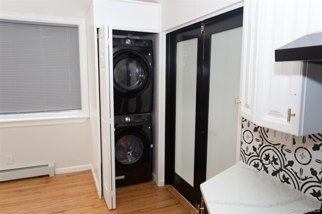 Building Photo - 712 Barnes Ave