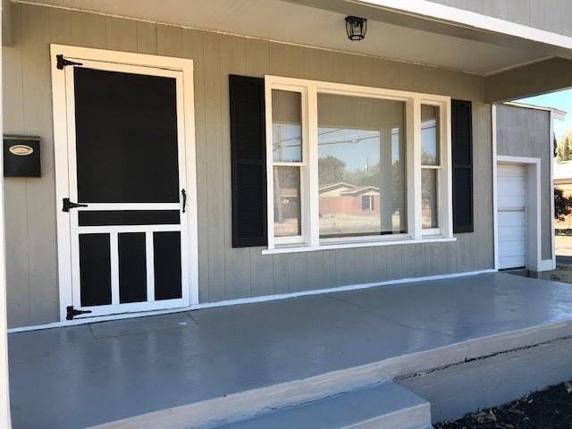 Building Photo - 742 S La Salle Dr