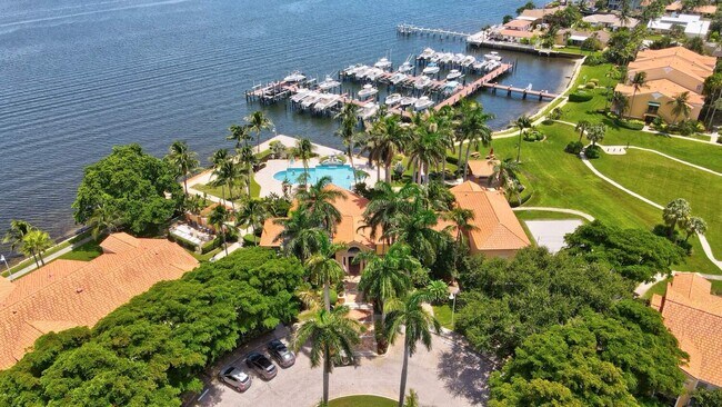 Foto del edificio - 145 Yacht Club Way