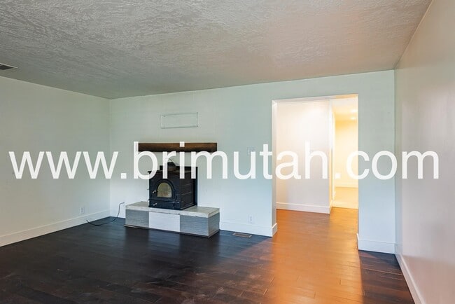 Building Photo - 1313 E 8425 S