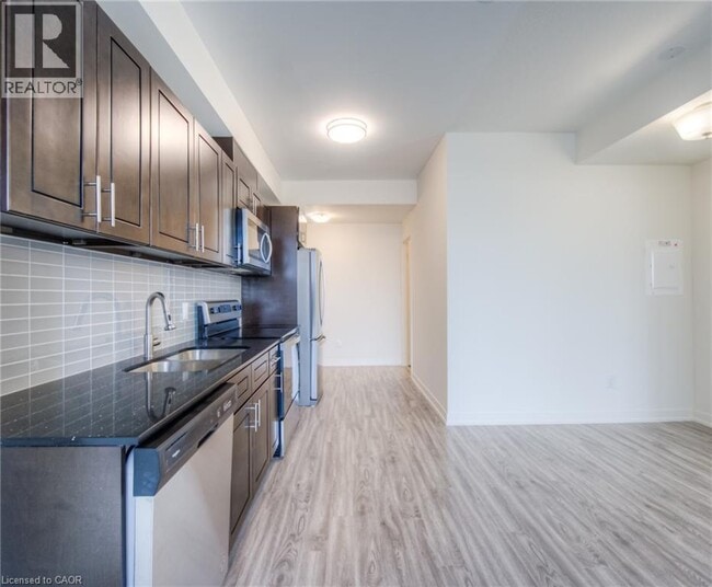 Photo du bâtiment - 128 King St N