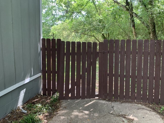 Foto del edificio - Updated 3 Bedroom 2 Bath Ranch