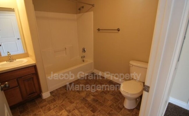 Foto del edificio - 245 Opal Ct