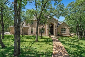 Building Photo - 10111 Bluffview Cir