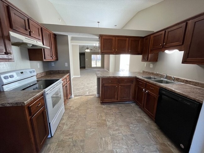 Foto del edificio - Renovated 3 Bedroom 2 Bath Home with 2 Car...