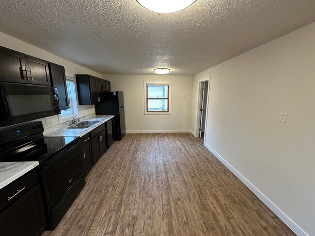 Foto del edificio - Newly Renovated 2 Bed House in Rock Valley...