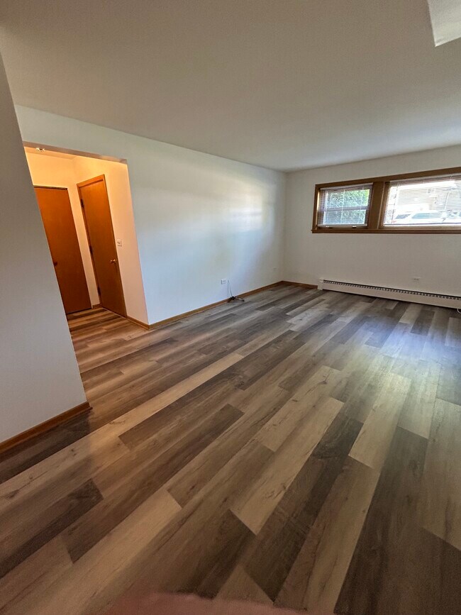 Foto del edificio - 8057 W Churchill Ave