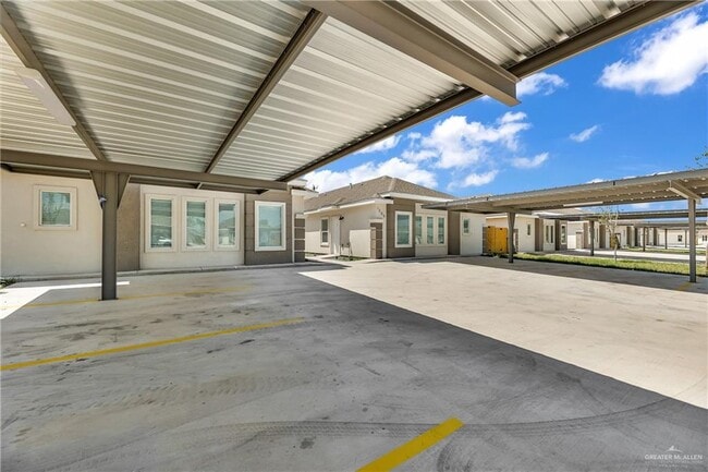 Building Photo - 1305 S Xanthia St