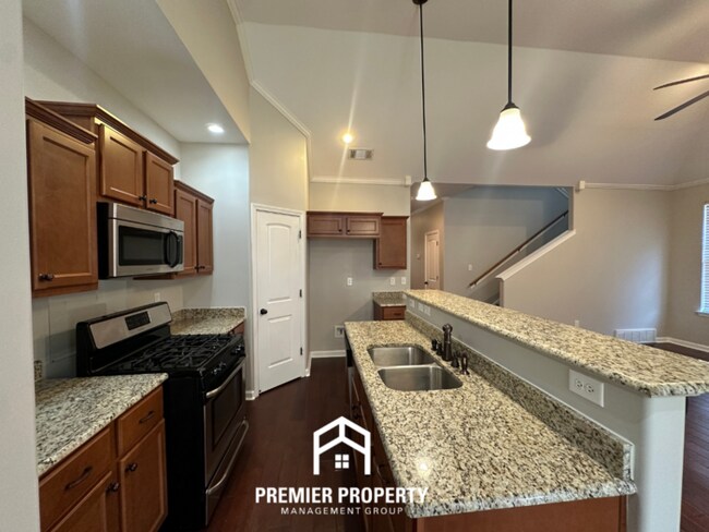 Foto del edificio - Luxury 4BR/3BA Arlington Home | Top-Tier Schools, Granite, Vaulted Ceilings & Covered Patio