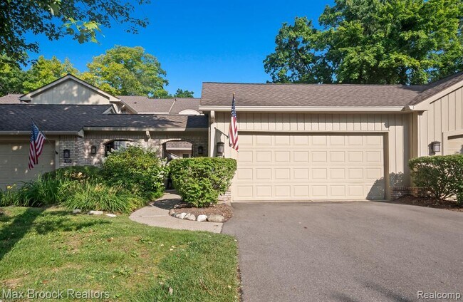 Foto del edificio - 1125 Meadowglen Ct