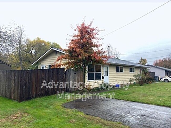 Building Photo - 1523 NW Kings Blvd