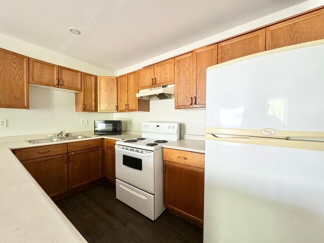 Building Photo - 59 Queenston St