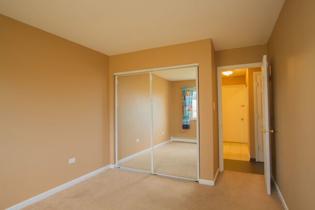 Building Photo - 655 Deepwoods Dr