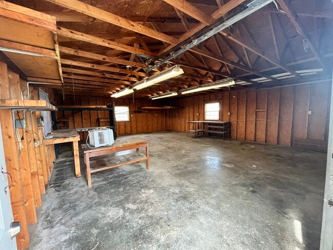 Building Photo - 600 Glendale Pl