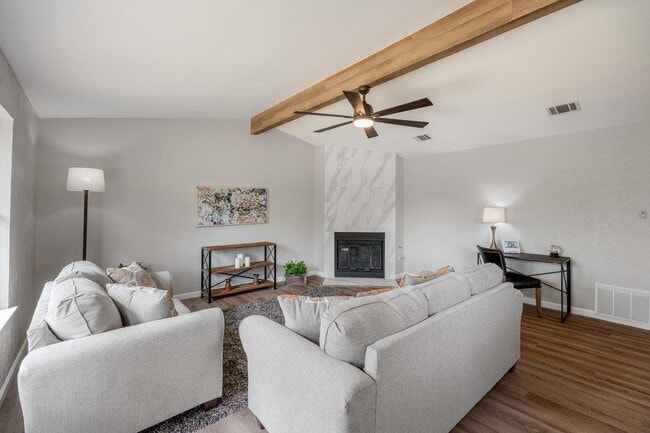 Foto del edificio - 7804 Turquoise Trail