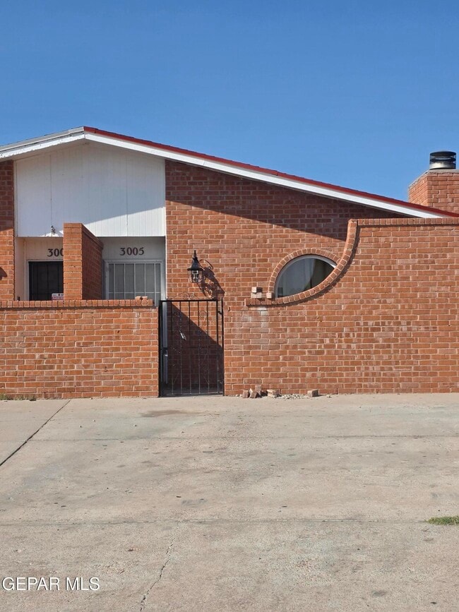 Building Photo - 3005 Barkarian Pl