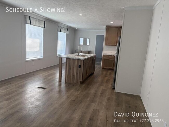 Building Photo - 105 Azalea Ave
