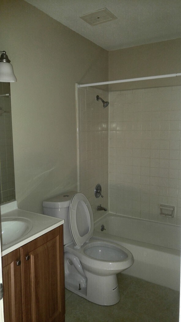 Foto del edificio - Brookwood Towns Apartment Homes