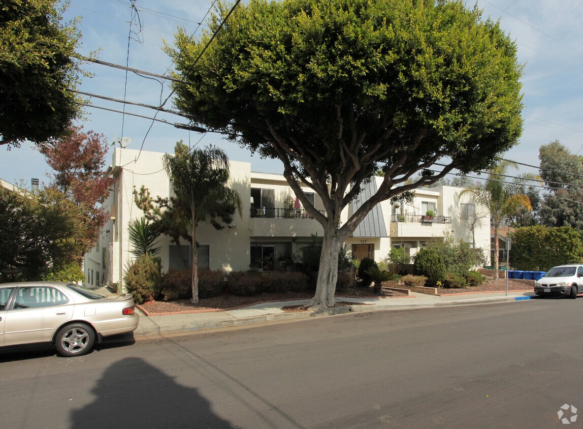 Building Photo - 727 Ashland Ave