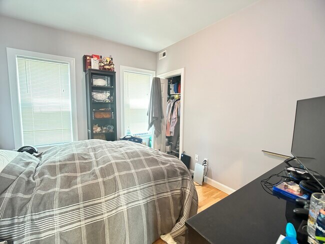 Building Photo - 81 Newbury St