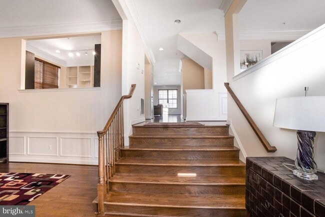 Foto del edificio - 3041 Bel Pre Rd