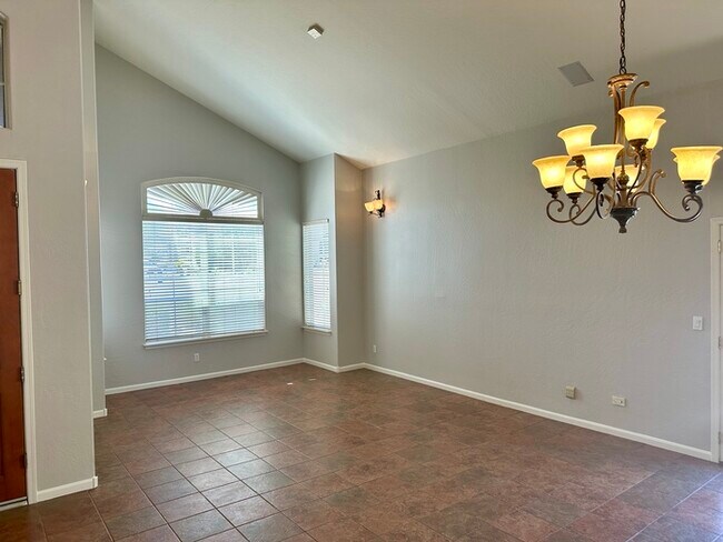 Building Photo - Spectacular Club West Executive home on co...