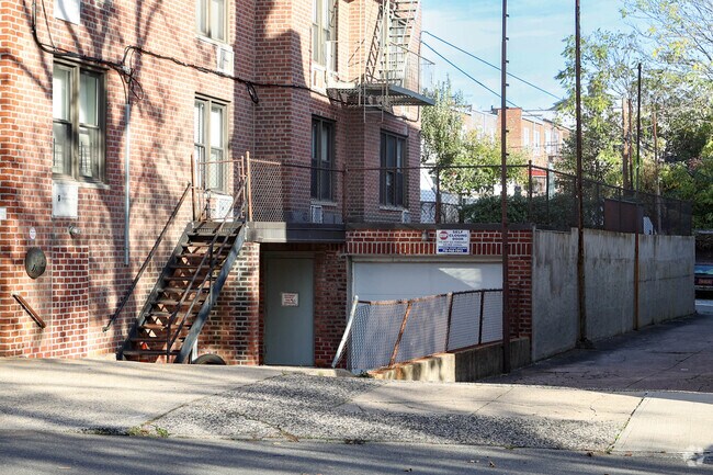 Building Photo - 6901 Narrows Ave