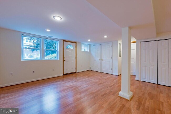 Building Photo - 7814 Garland Ave