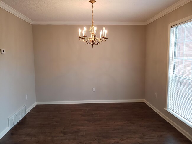 Building Photo - 8143 Cross Creek Ct