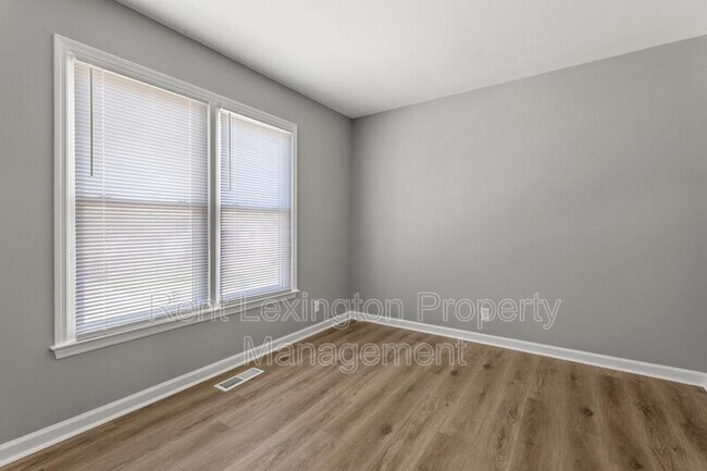 Building Photo - 4589 Fieldmoor Dr