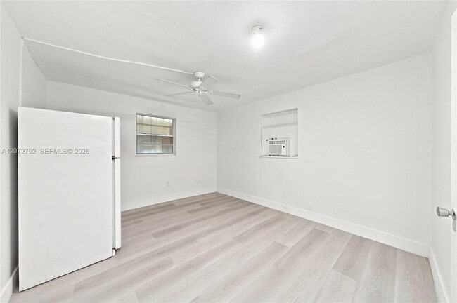 Foto del edificio - 596 NW 109th St