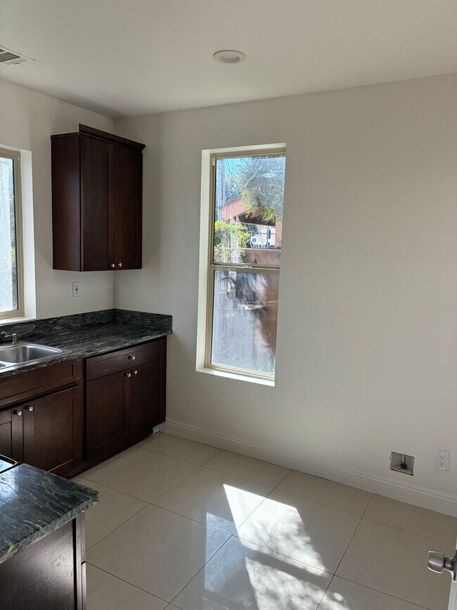 Foto del edificio - 9619Long