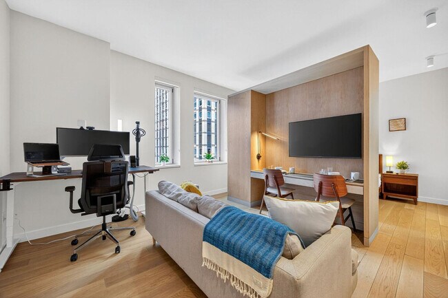 Building Photo - 84 William St