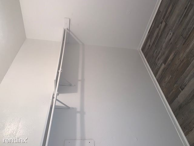 Foto del edificio - 909 E Centerville Rd