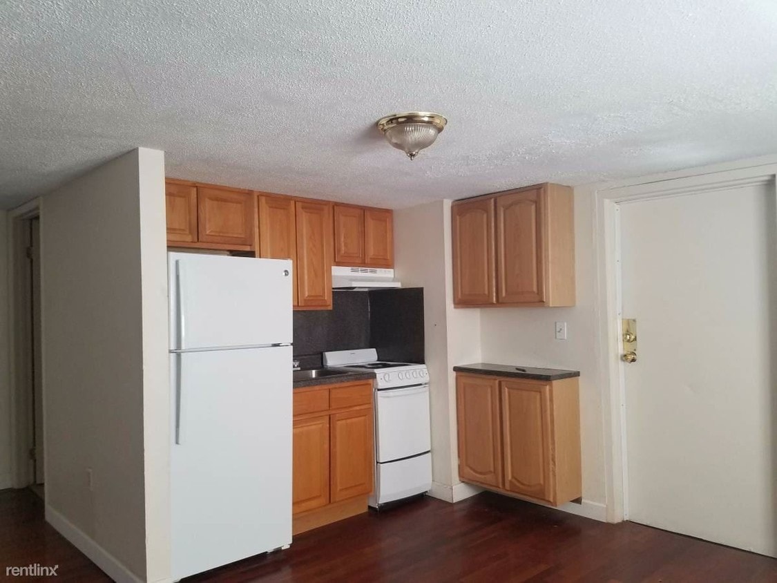 Primary Photo - 239 Fitch St