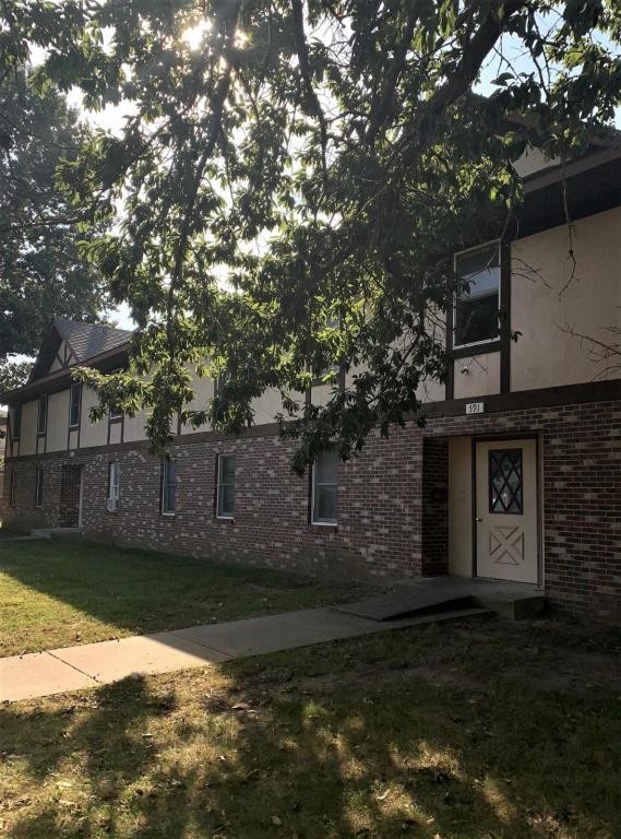 Primary Photo - 591 East 43rd 1/2 Drive #4