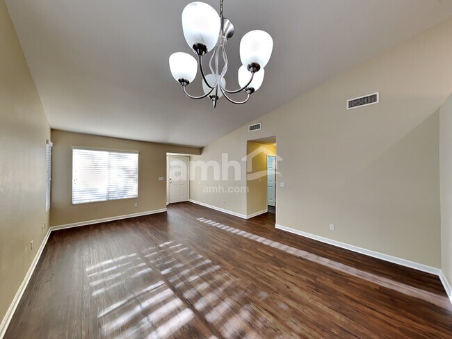 Foto del edificio - 1821 Lyell Canyon Lane