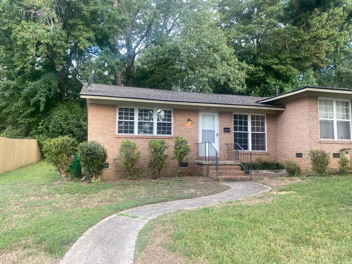 Primary Photo - 3113 Erskine Dr