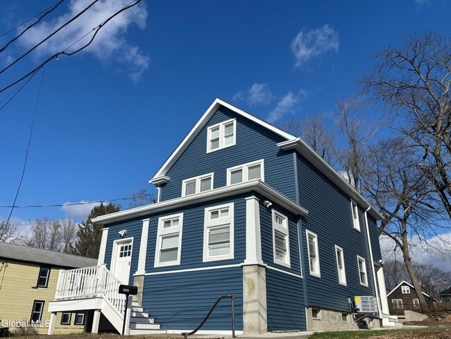 Building Photo - 2208 12th St