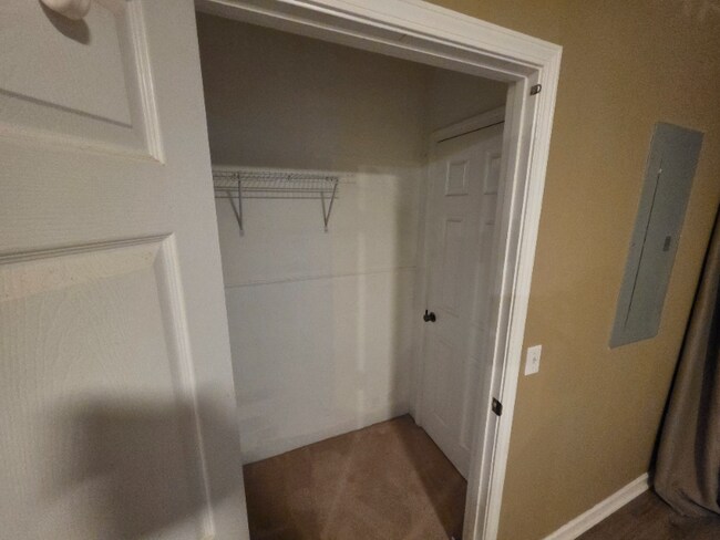 Foto del edificio - 3374 Royal Oaks Dr