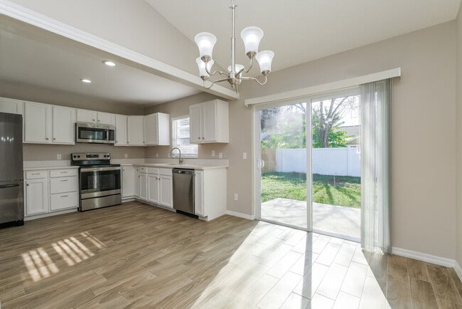 Foto del edificio - 9715 Little Pond Way