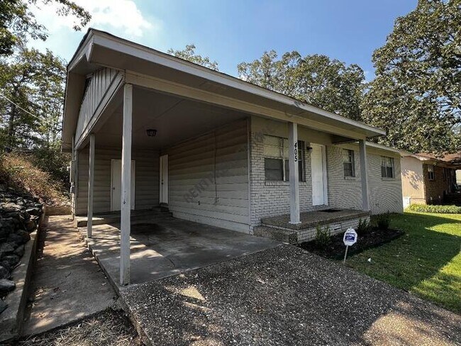 Building Photo - 405 Paula Dr