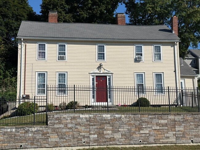 Building Photo - 231 Lakeside Ave