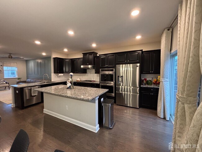 Foto del edificio - 1205 Hights Farm Rd N