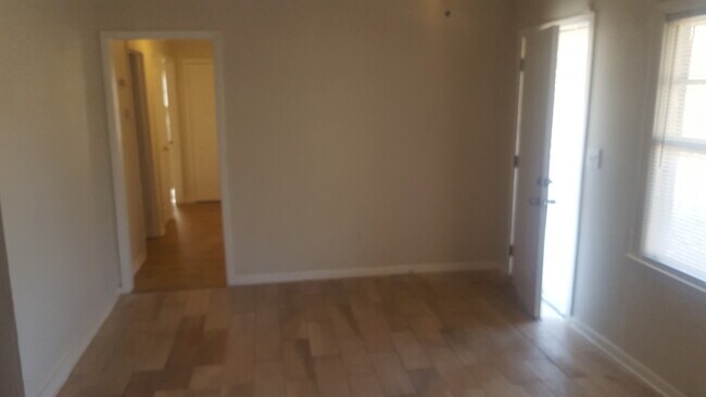 Building Photo - Lincoln Homes, Hard to Find 4-Bedroom
